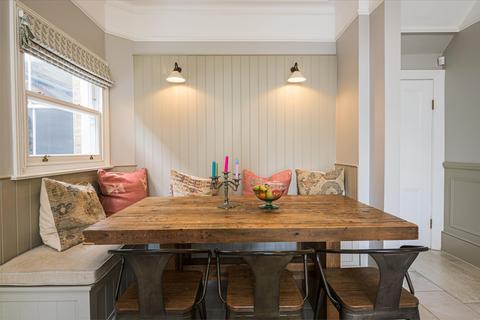 5 bedroom end of terrace house for sale, Hotham Road, London, SW15