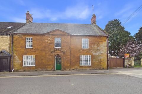 4 bedroom semi-detached house for sale, Park Street, Towcester, NN12