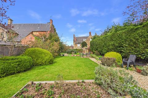 4 bedroom semi-detached house for sale, Park Street, Towcester, NN12