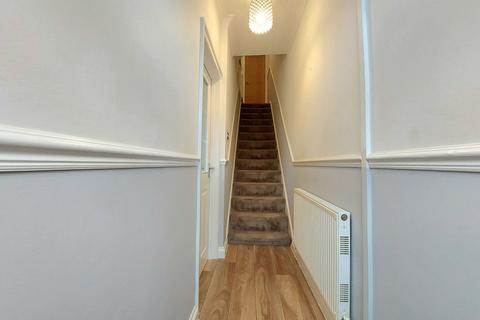 4 bedroom terraced house to rent, George Street, Tonypandy, CF40