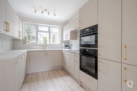 4 bedroom detached house for sale, Fallowfield, Sittingbourne, Kent, ME10