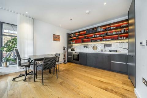 2 bedroom flat for sale, Lyell Street, London E14