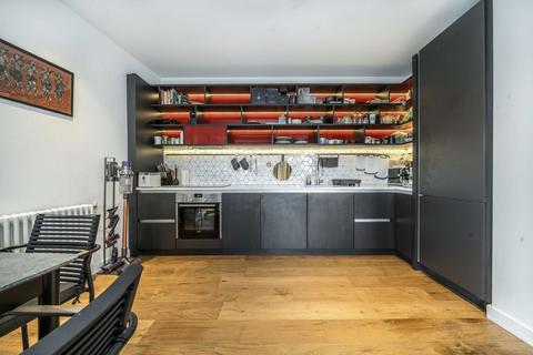 2 bedroom flat for sale, Lyell Street, London E14