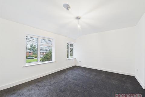 2 bedroom flat to rent, Central Avenue, Wrexham