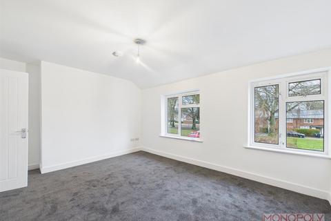 2 bedroom flat to rent, Central Avenue, Wrexham