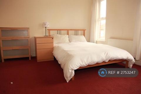 4 bedroom terraced house to rent, Highland Road, Coventry, CV5