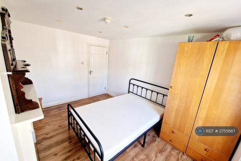 3 bedroom maisonette to rent, Patshull Road, London, NW5