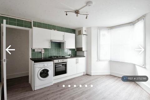 1 bedroom flat to rent, Underhill Road, London, SE22