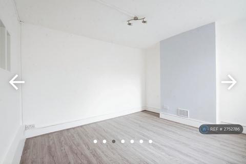 1 bedroom flat to rent, Underhill Road, London, SE22