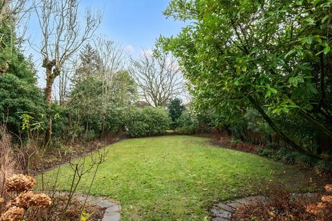 3 bedroom detached house for sale, Hill Crescent, London