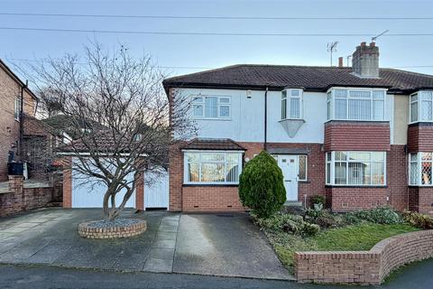 5 bedroom semi-detached house for sale, Hollyshaw Crescent, Whitkirk, Leeds