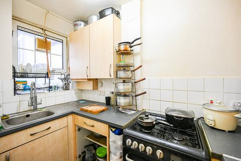 2 bedroom flat for sale, Trinidad House, Docklands, London, E14