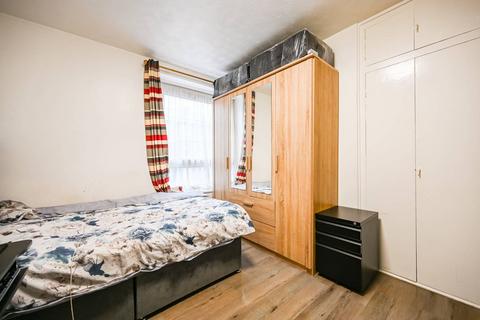2 bedroom flat for sale, Trinidad House, Docklands, London, E14