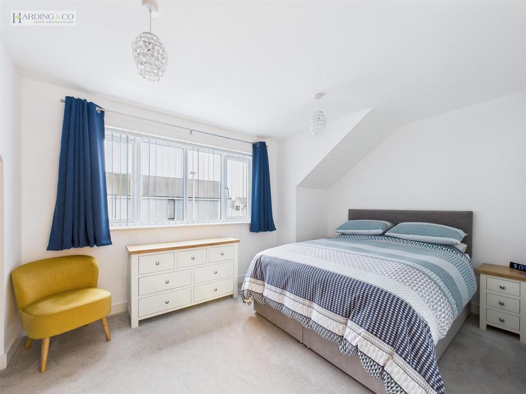 Bedroom 1.jpg