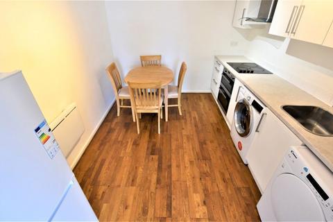 1 bedroom flat to rent, 19-21 Station Road Flat 2