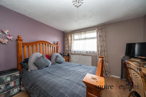 3 bedroom terraced house for sale, St. Agnells Lane, Hemel Hempstead, HP2