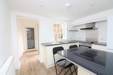 2 bedroom terraced house to rent, Three Kings Yard, Sandwich, Kent, CT13