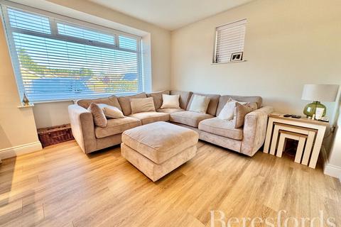 2 bedroom bungalow for sale, Gorse Lane, Clacton-on-Sea, CO15