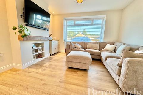 2 bedroom bungalow for sale, Gorse Lane, Clacton-on-Sea, CO15