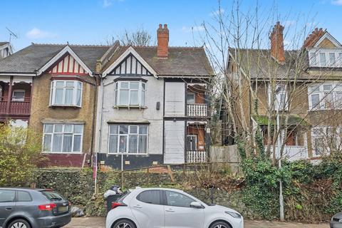 undefined, Flat 2, 65 Ashburnham Road, Luton LU1 1JN