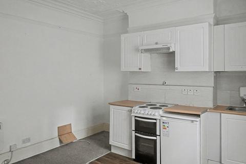 undefined, Flat 2, 65 Ashburnham Road, Luton LU1 1JN
