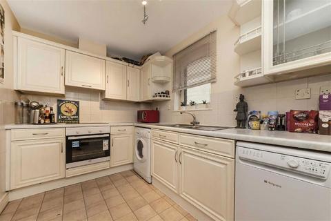2 bedroom flat to rent, Mill Street, London SE1