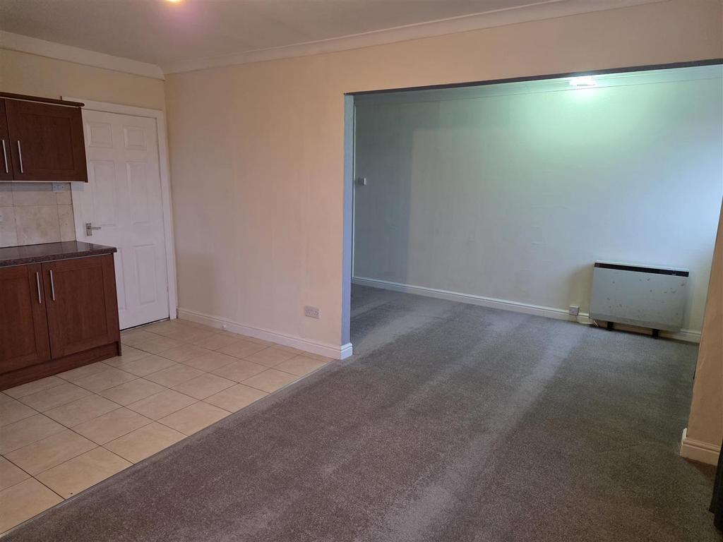 Open plan living/ dining room