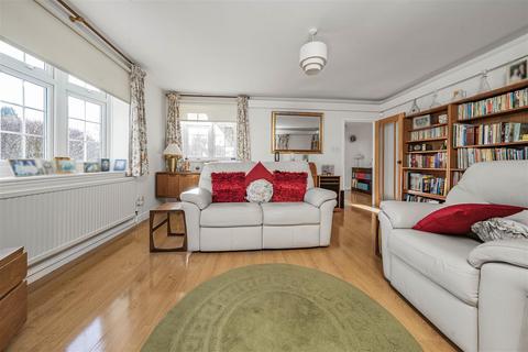 2 bedroom detached bungalow for sale, Newlyn Close, Bricket Wood, St. Albans