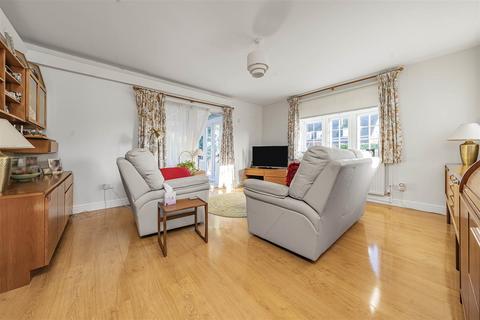 2 bedroom detached bungalow for sale, Newlyn Close, Bricket Wood, St. Albans