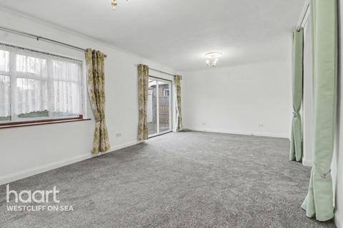2 bedroom semi-detached bungalow for sale, Midhurst Avenue, Westcliff-On-Sea