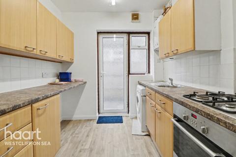 2 bedroom semi-detached bungalow for sale, Midhurst Avenue, Westcliff-On-Sea