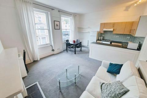 2 bedroom flat for sale, Beaumont Crescent, London W14