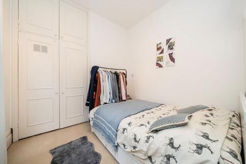 2 bedroom flat for sale, Beaumont Crescent, London W14