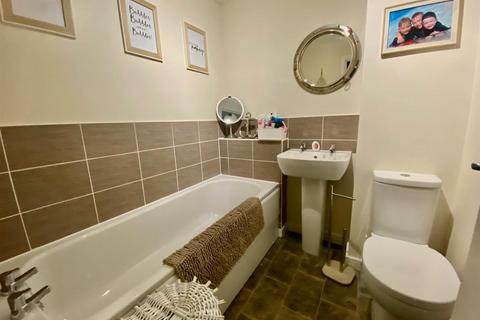 3 bedroom terraced house for sale, Ash Close, Yaxley, Peterborough