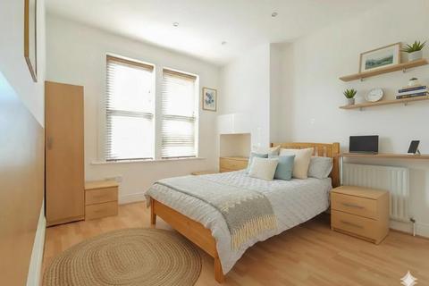 Studio to rent, Ballards Lane, Finchley, N3