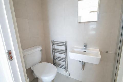 Studio to rent, Ballards Lane, Finchley, N3