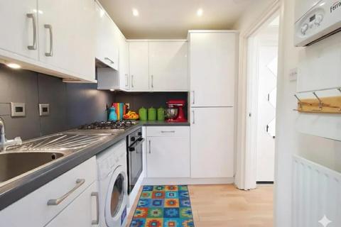 Studio to rent, Ballards Lane, Finchley, N3