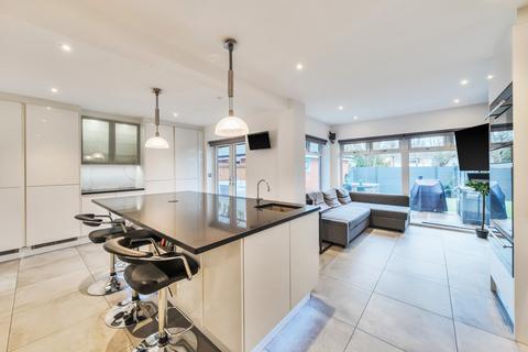 5 bedroom link detached house for sale, Jarvis Fields, Bursledon, Hampshire, SO31