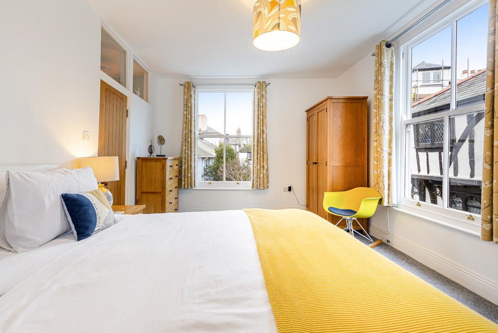 11 Bedroom