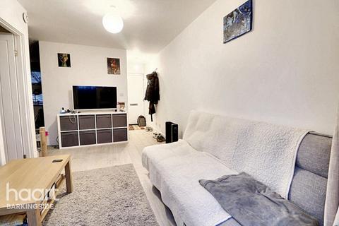 1 bedroom flat for sale, Lowe Close, Chigwell