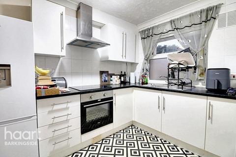 1 bedroom flat for sale, Lowe Close, Chigwell