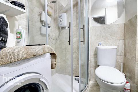 1 bedroom flat for sale, Lowe Close, Chigwell