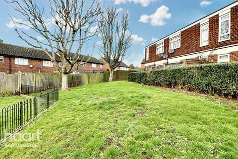 undefined, Lowe Close, Chigwell