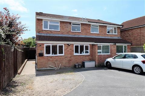 Quiet cul-de-sac living by the riverbank, Clevedon