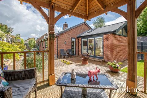 undefined, Hales Close, Lyneham