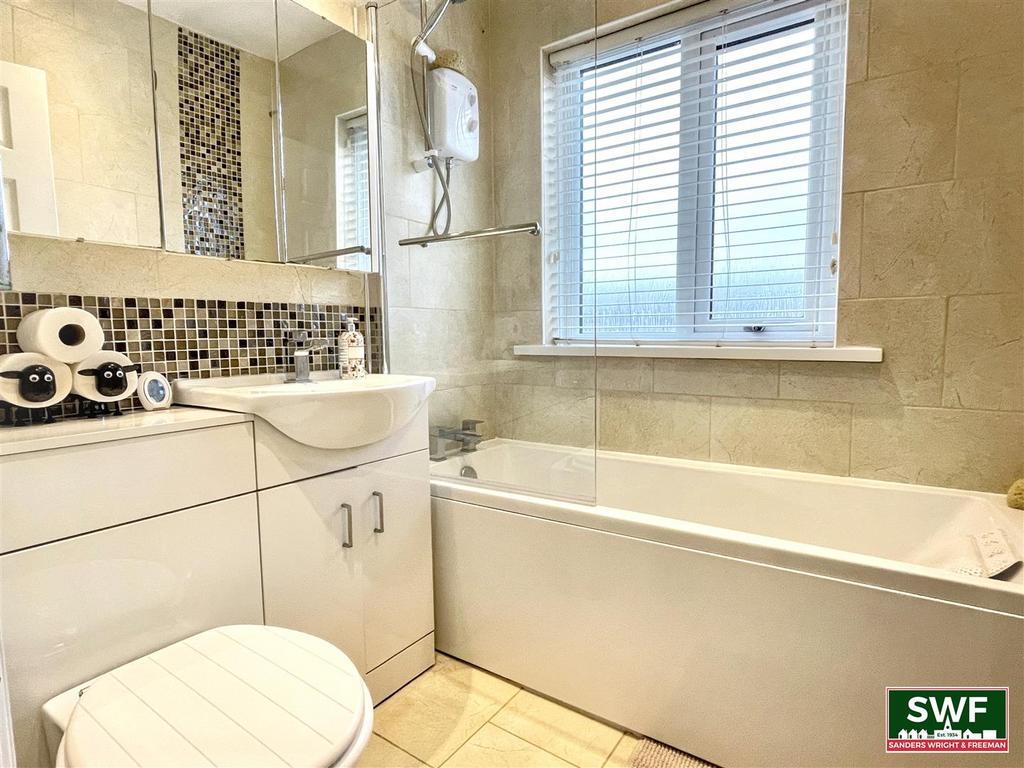Bathroom1.jpg