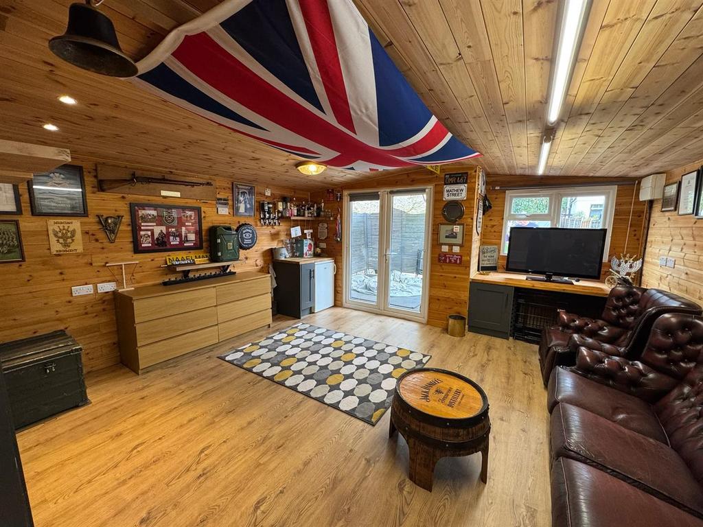Summerhouse2.jpg