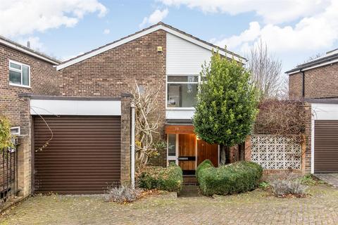 3 bedroom detached house for sale, Deepfield Way, Coulsdon CR5