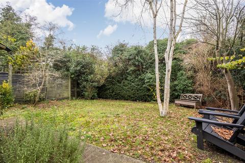 3 bedroom detached house for sale, Deepfield Way, Coulsdon CR5