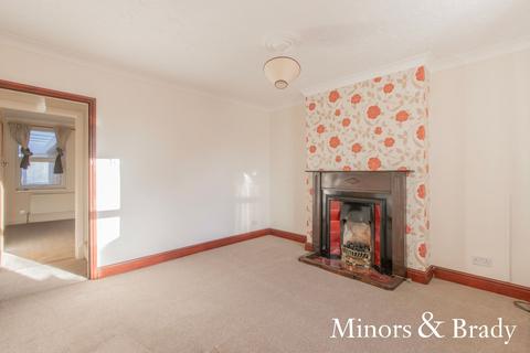 2 bedroom terraced house to rent, Elm Road, Caister-On-Sea